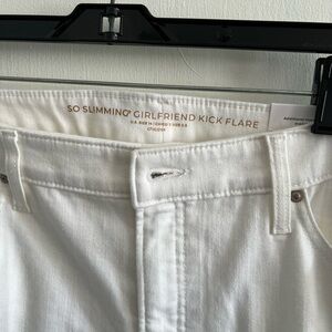 Chico's White So Slimming 2.5 (14) kick flare NWT